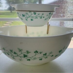 1960’s Pyrex Green Leaves Ivy Chip & Dip Cinderella Bowls